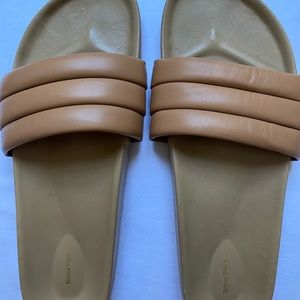 Beatrice Valenzuela Sandalia Slide